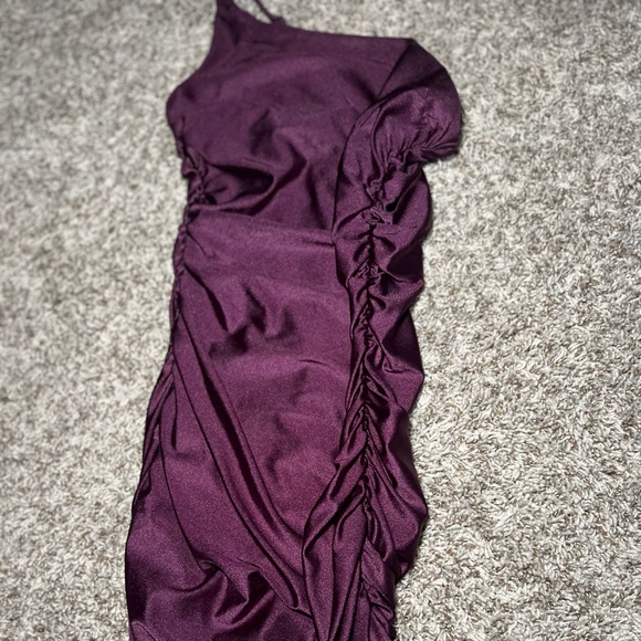 Purple rouched cocktail dress one strap - Picture 1 of 5